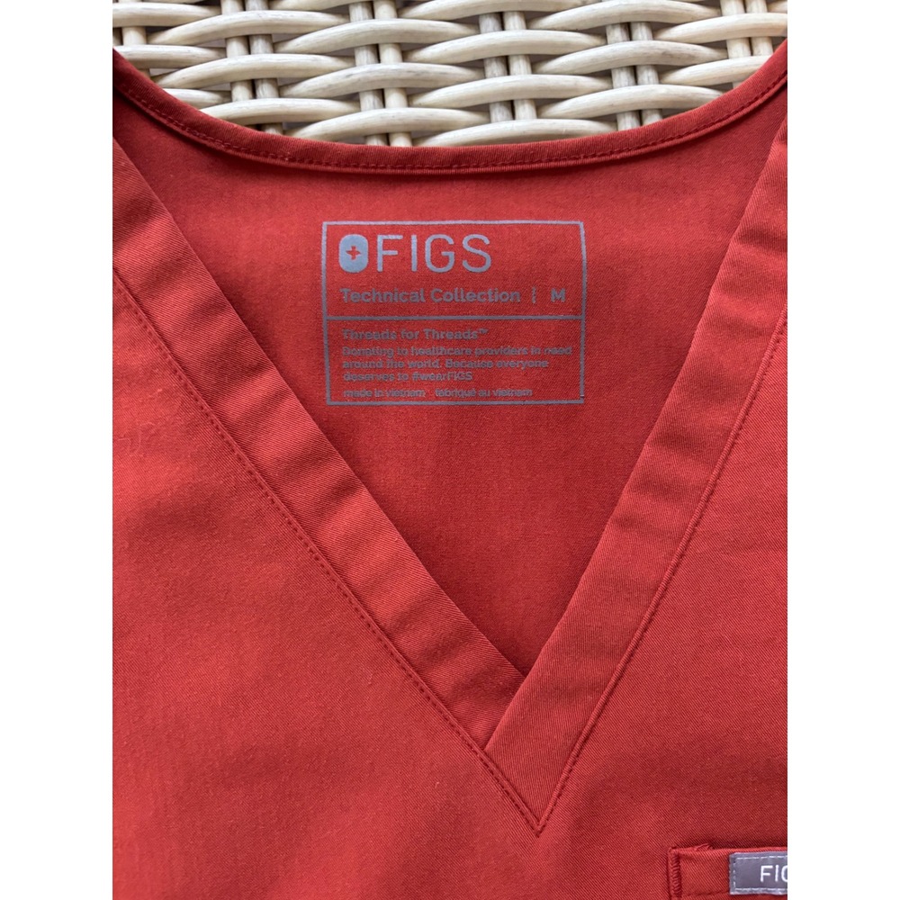 FIGS Catarina One Pocket Scrub Top Medium hospital workwear nurse - Picture 4 of 5